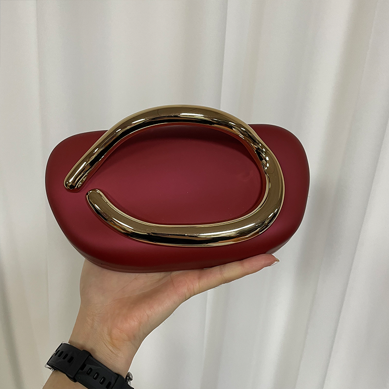 Luxury Acrylic Chain Clutch – Women’s Evening Handbag | Fashion Metal Dinner Purse for Parties & Events