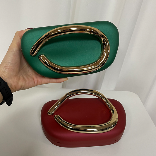 Luxury Acrylic Chain Clutch – Women’s Evening Handbag | Fashion Metal Dinner Purse for Parties & Events