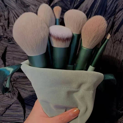 Here’s an updated look at the 2025 New YD 13‑Piece Soft Fluffy Makeup Brush Set: