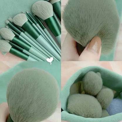 Here’s an updated look at the 2025 New YD 13‑Piece Soft Fluffy Makeup Brush Set: