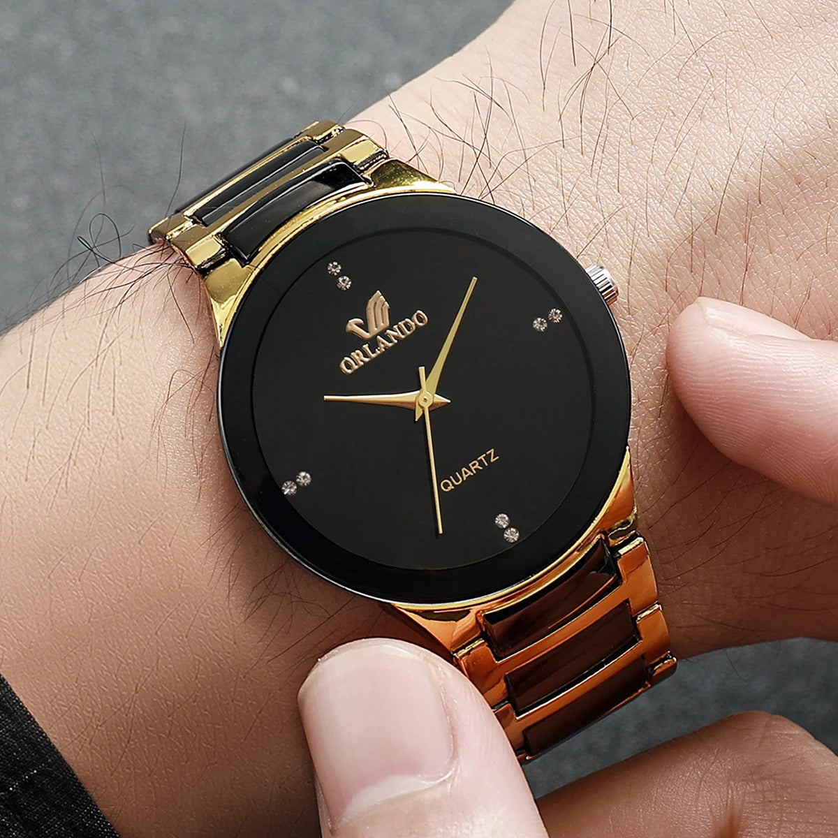 1/2PCS Couple's Quartz Watches Set – Men & Women Analog Fashion Watches with Stainless Steel Band